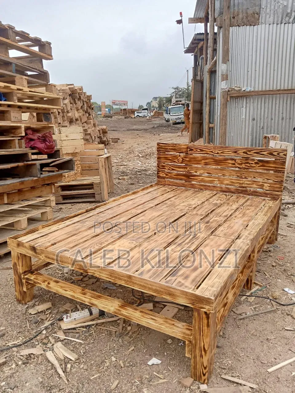 Pallet Bed/Pallet Bed Frame