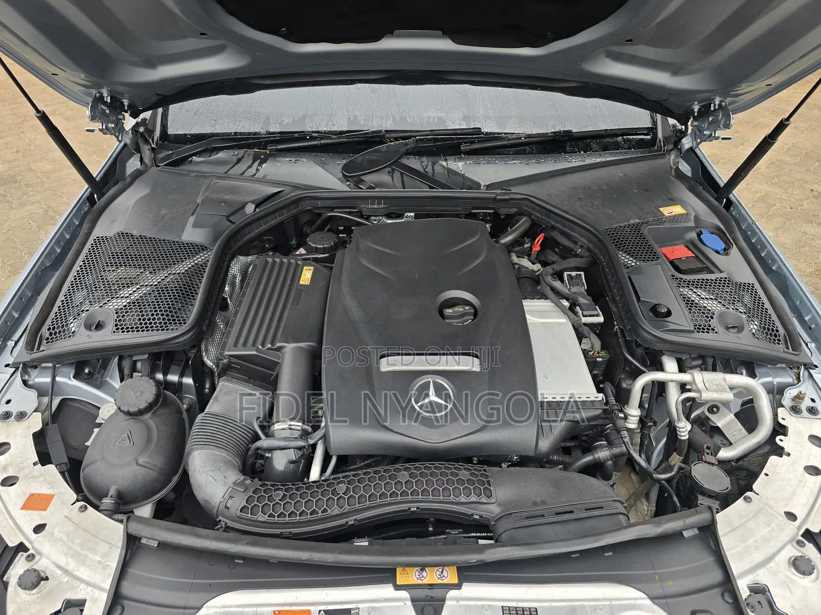 Mercedes-Benz C180 2016 Blue