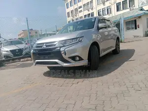 Mitsubishi Outlander 2.4 PHEV AWD 2017 Silver