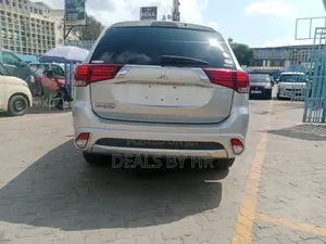Mitsubishi Outlander 2.4 PHEV AWD 2017 Silver