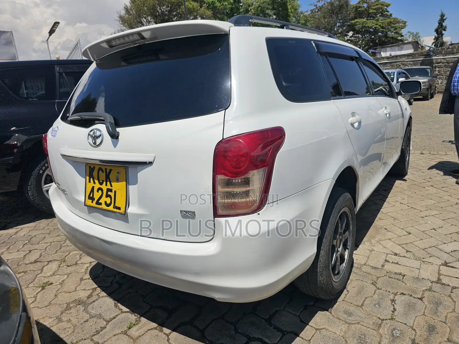 Toyota Corolla Fielder 2010 White