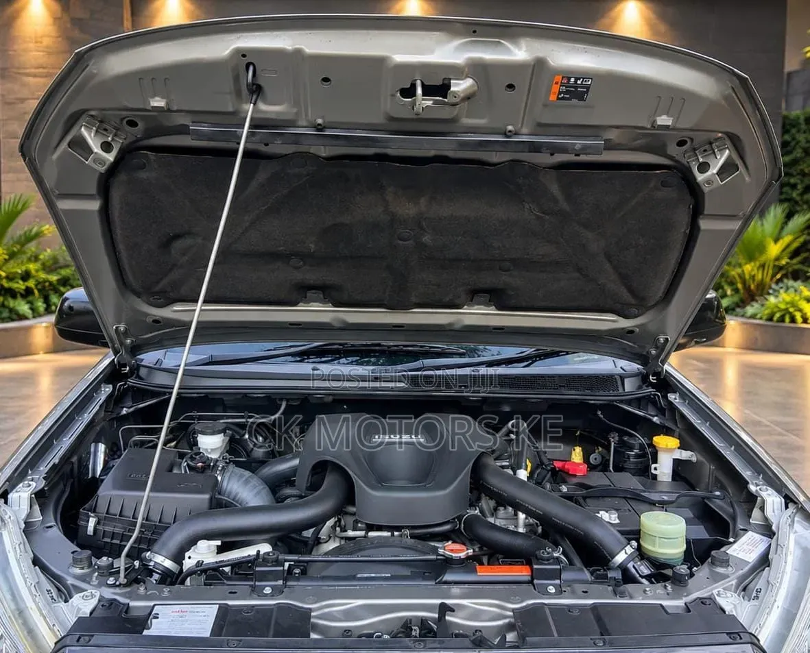 Isuzu D-MAX 2022 Gray