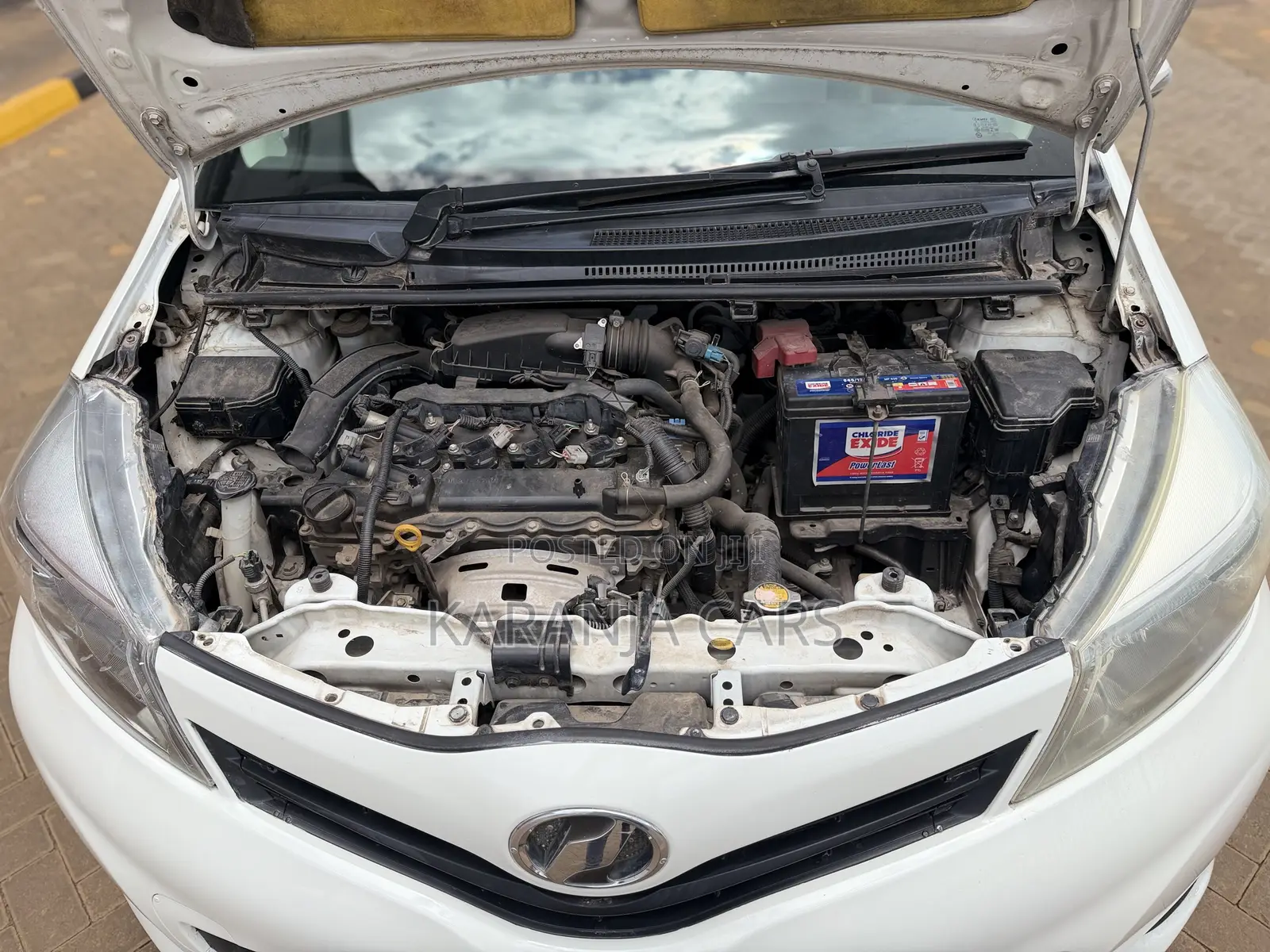Toyota Vitz 1.3 FWD 5dr 2013 White