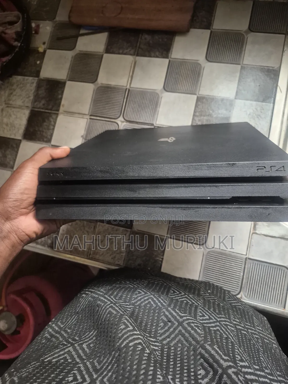 PS4 Pro 1TB – Powerful Gaming Console