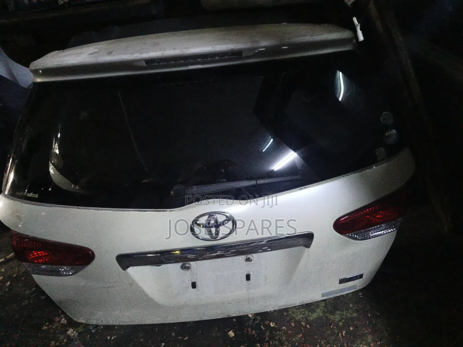 Toyota Wish Tail Gate