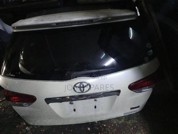 Toyota Wish Tail Gate