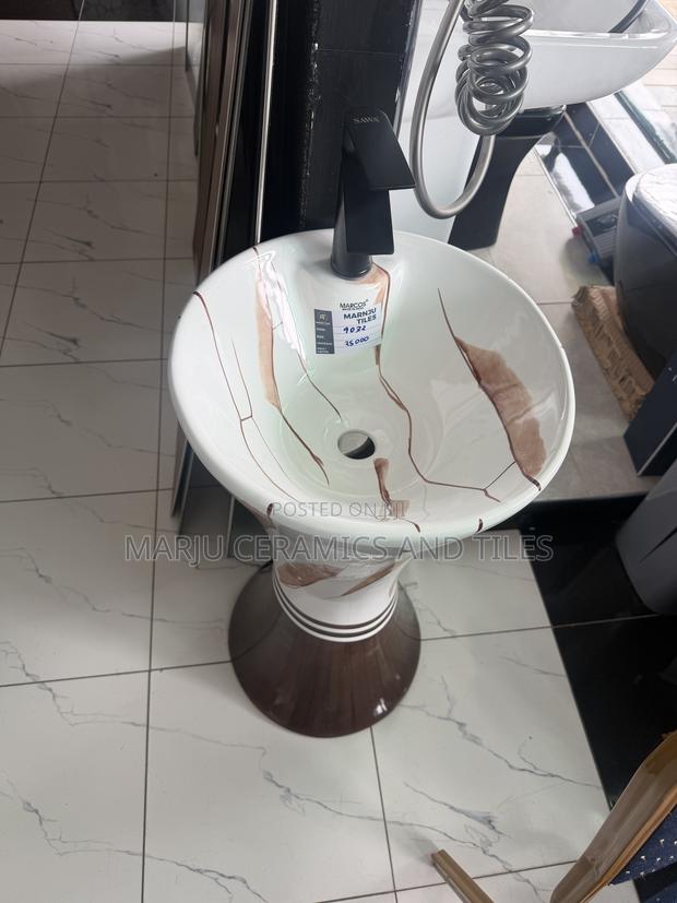 Stand Alone Washhand Basin
