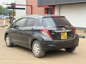 Toyota Vitz 1.0 FWD 5dr 2013 Black