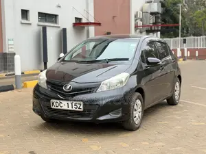 Toyota Vitz 1.0 FWD 5dr 2013 Black