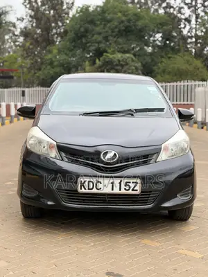 Toyota Vitz 1.0 FWD 5dr 2013 Black