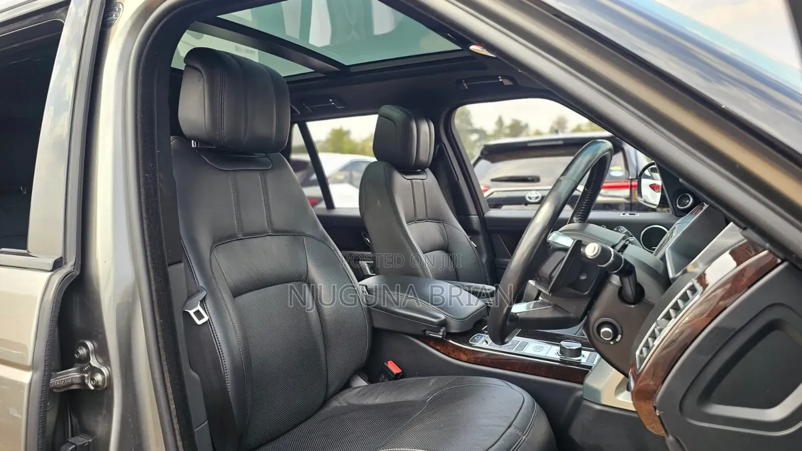 Land Rover Range Rover Vogue 2020 Gold