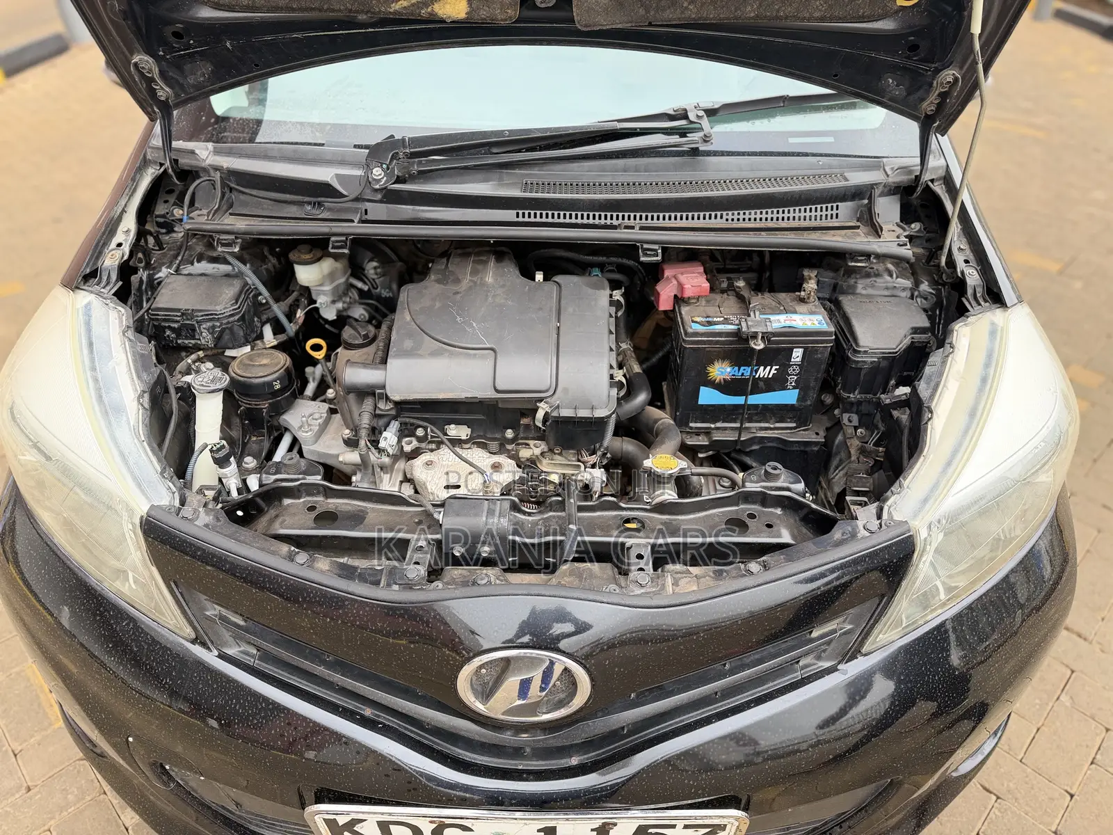 Toyota Vitz 1.0 FWD 5dr 2013 Black