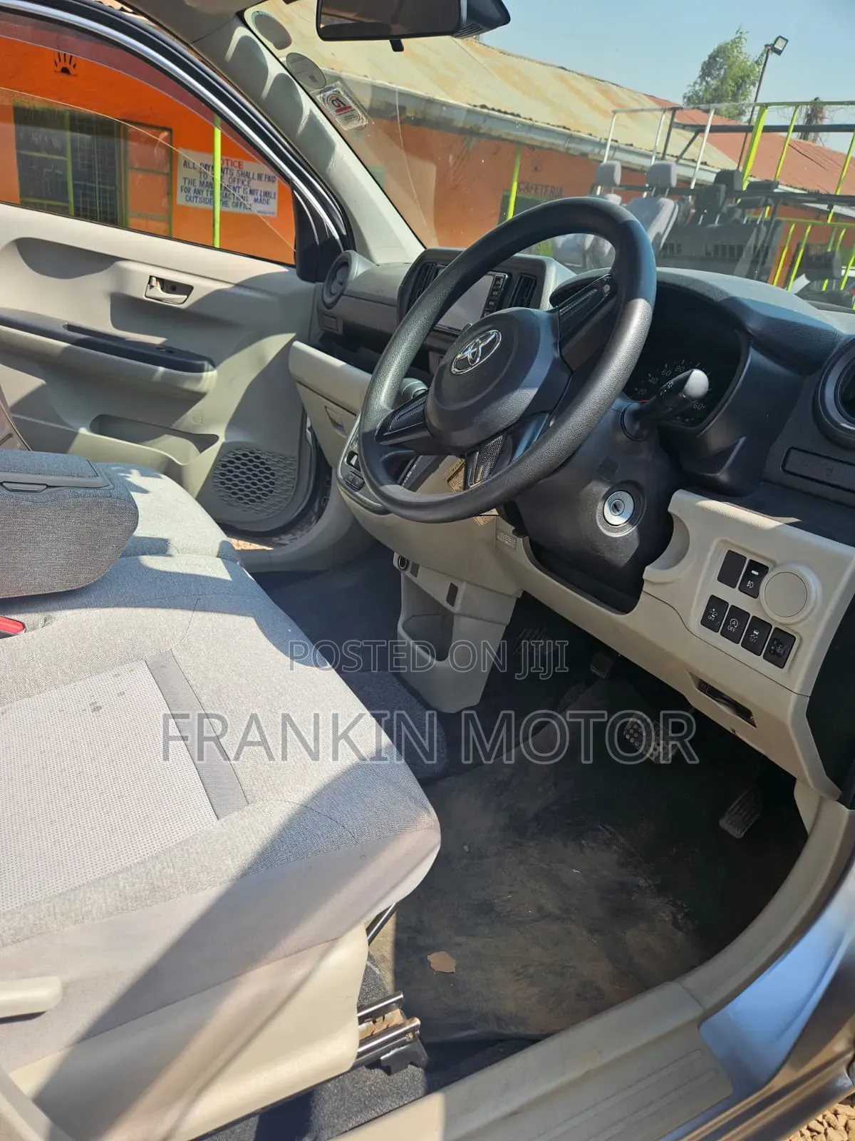 Toyota Passo 1.0 FWD 2017 Silver