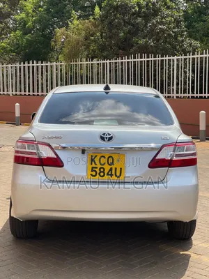 Toyota Premio 2012 Silver