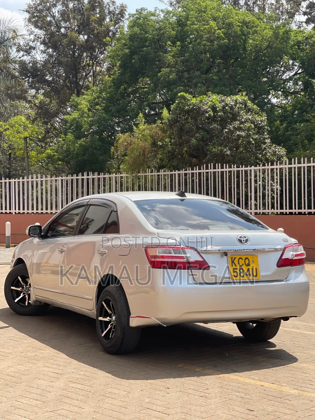 Toyota Premio 2012 Silver