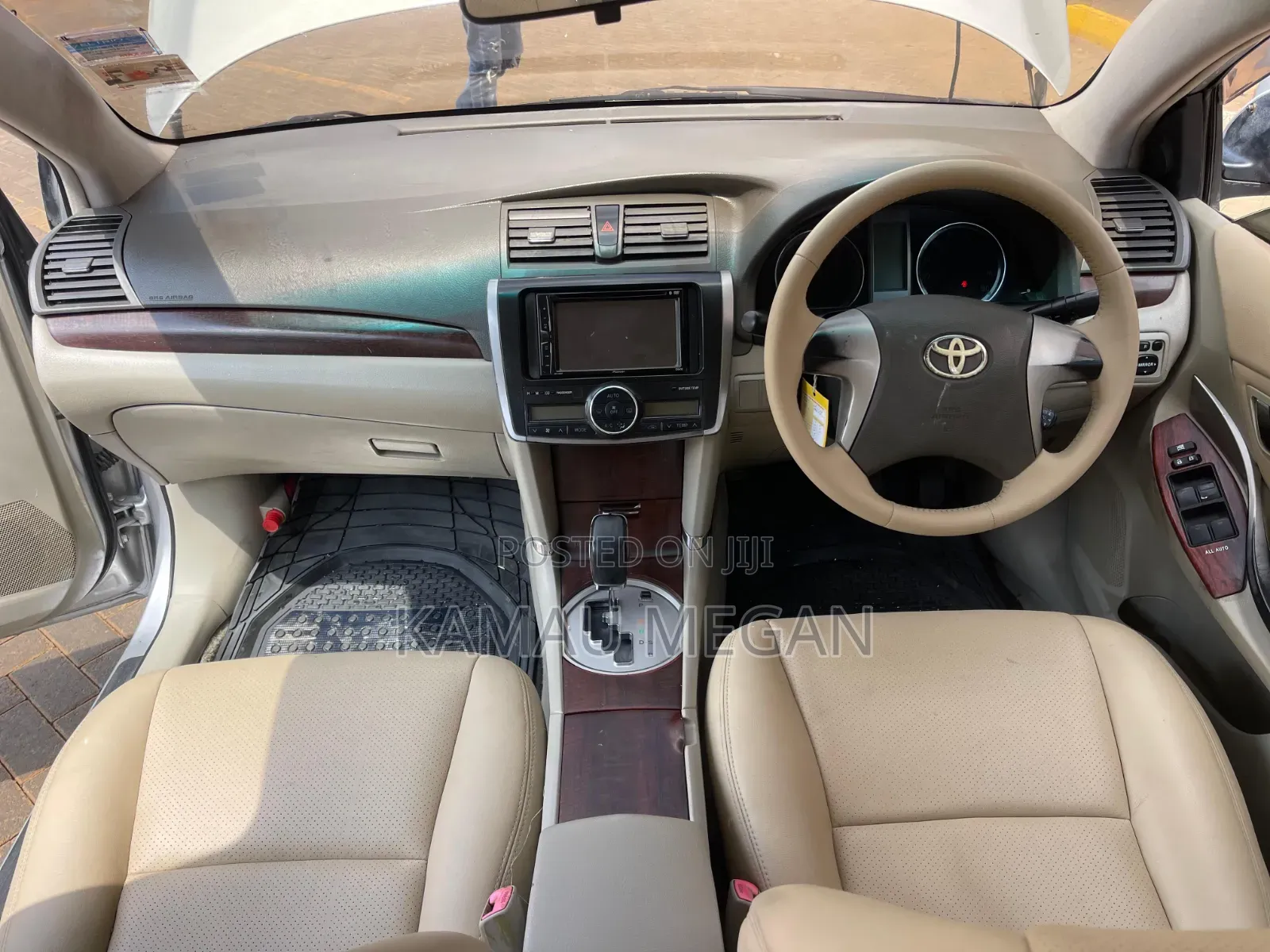 Toyota Premio 2012 Silver