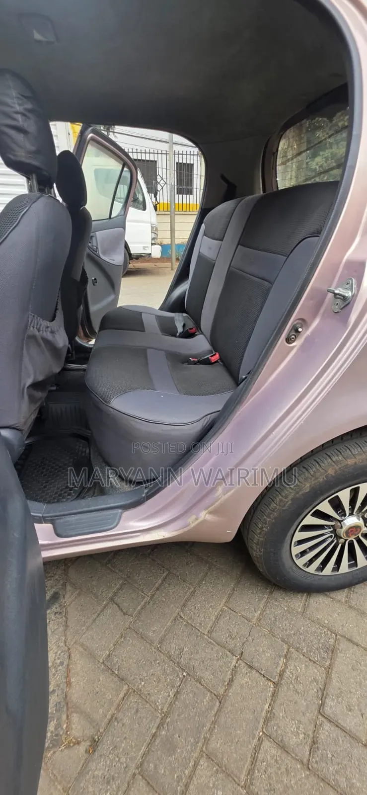 Toyota Vitz 2000 Pink