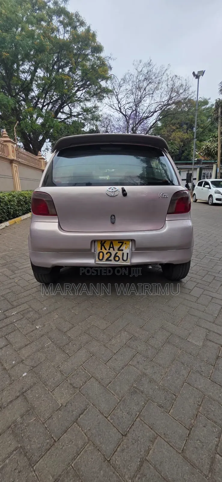 Toyota Vitz 2000 Pink
