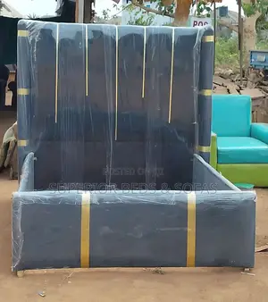 5x6 Charcoal Winged Chester Bed