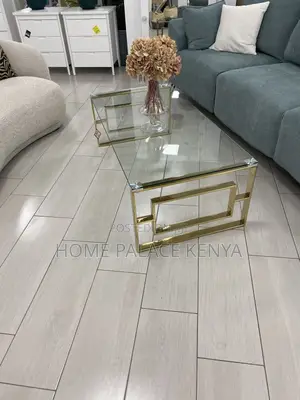 Coffee Table; Modern Transparent Glass Top Coffee Table for Lounge