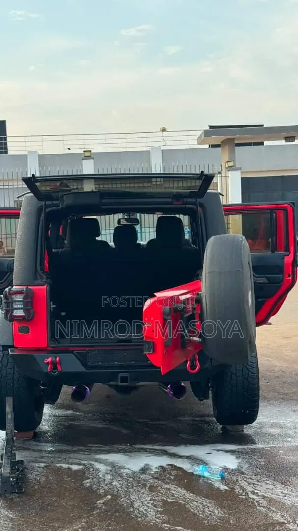 Jeep Wrangler 2013 Red