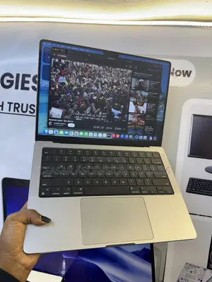 Laptop Apple MacBook Pro 2021 M1 16GB Apple M1 Pro SSD 512GB
