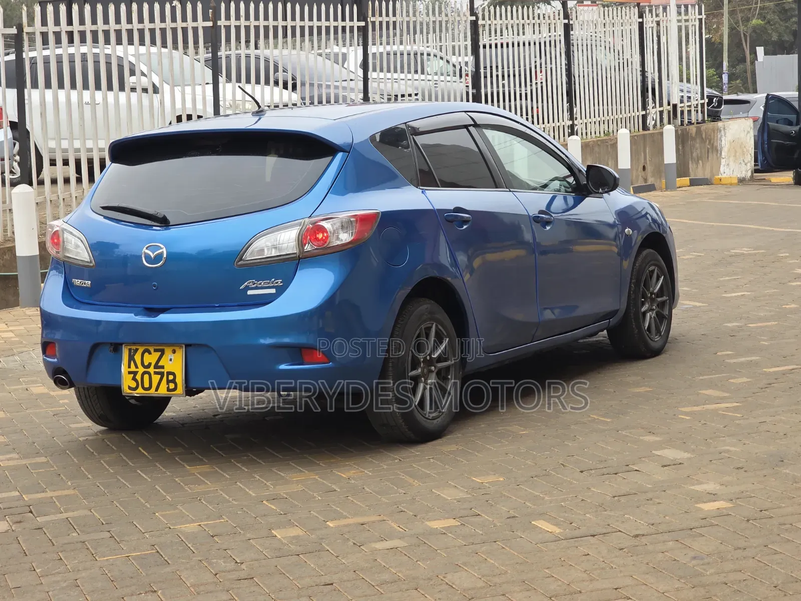 Mazda Axela 2012 Blue