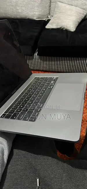 Laptop Apple MacBook Pro 2019 16GB Intel Core i9 SSD 1T