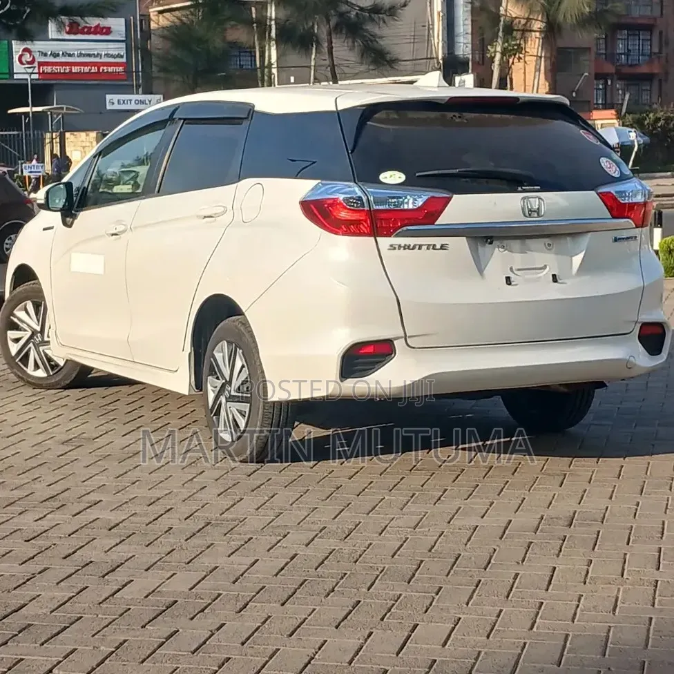 Honda Fit Shuttle 1.5 Hybrid 2WD 2019 White