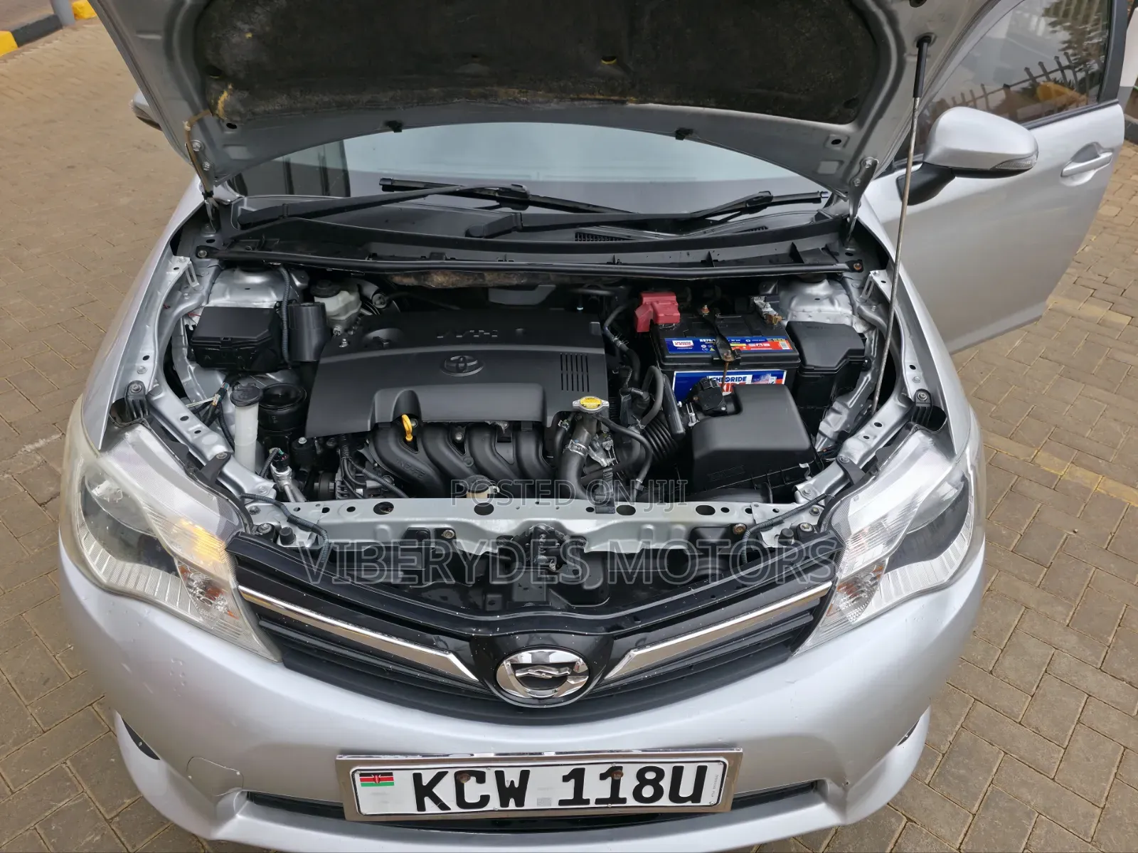 Toyota Corolla Fielder 2012 Silver