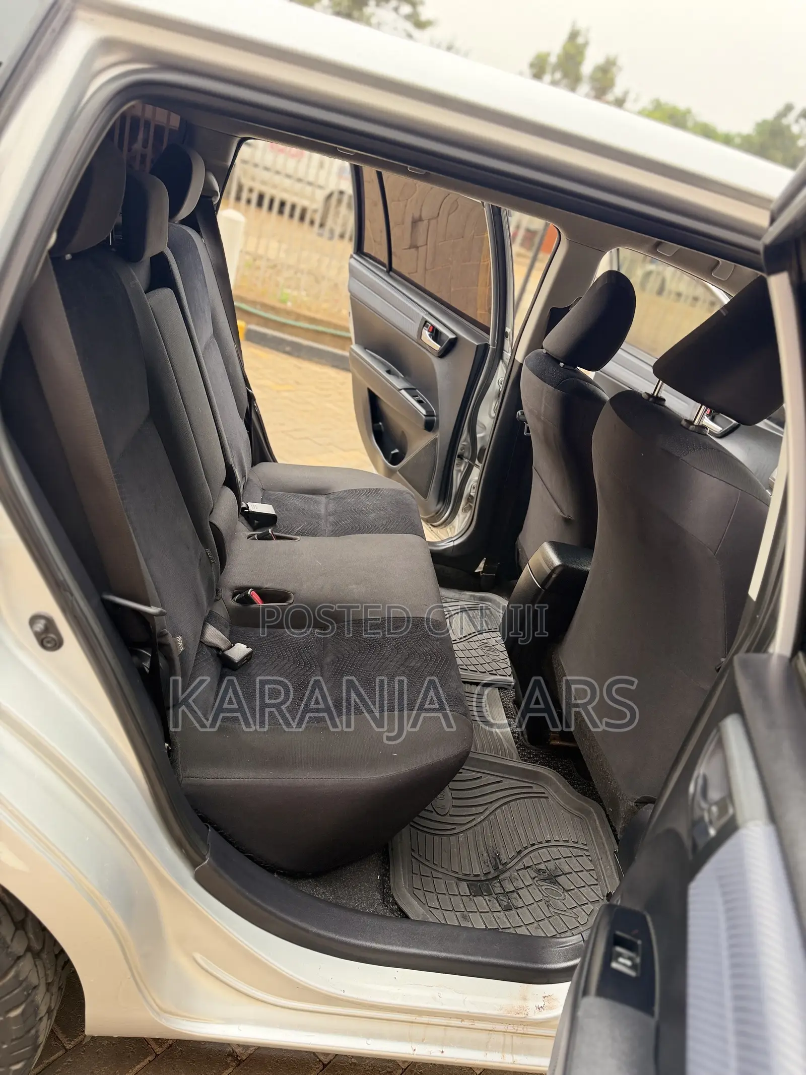 Toyota Corolla Fielder 1.5 Petrol FWD 2014 Silver