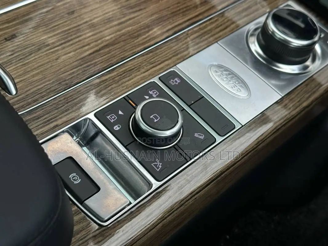 Land Rover Range Rover Vogue 2019 Red