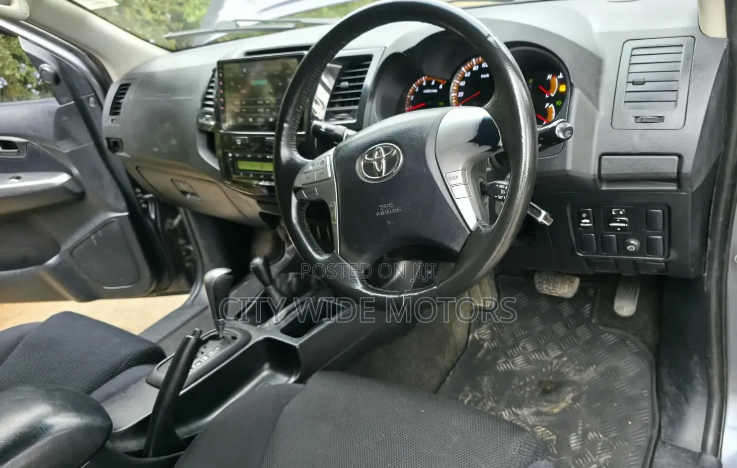Toyota Hilux 2014 Gray
