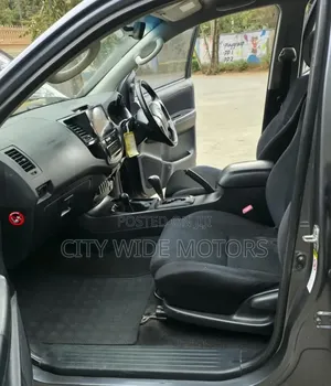 Toyota Hilux 2014 Gray