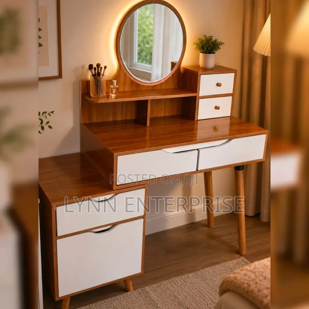 Executive Dressing Table With Light and Round Mirror