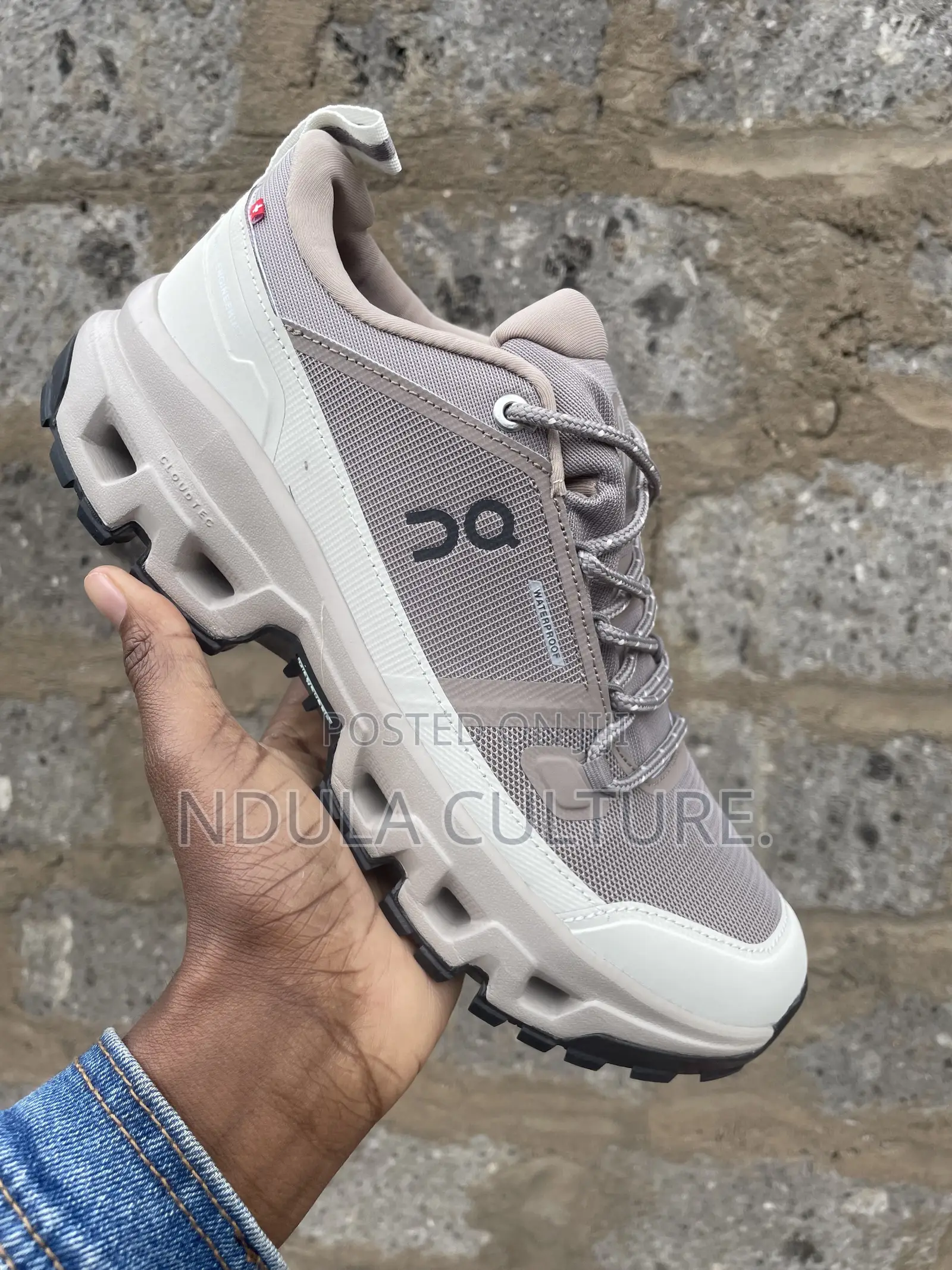 Qc on Cloud Shoe Swissmade