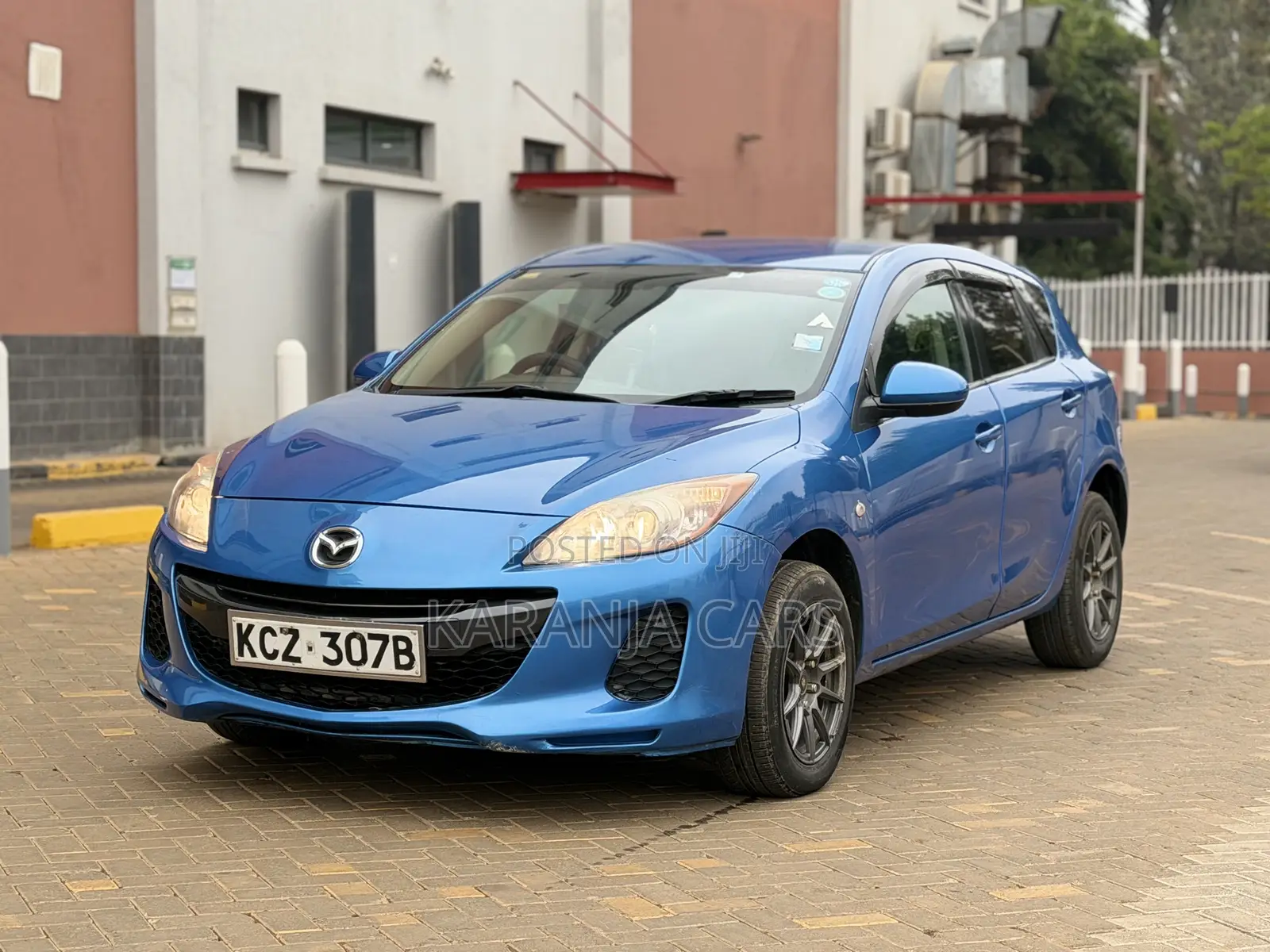 Toyota Vitz 1.5 FWD 5dr 2012 Blue