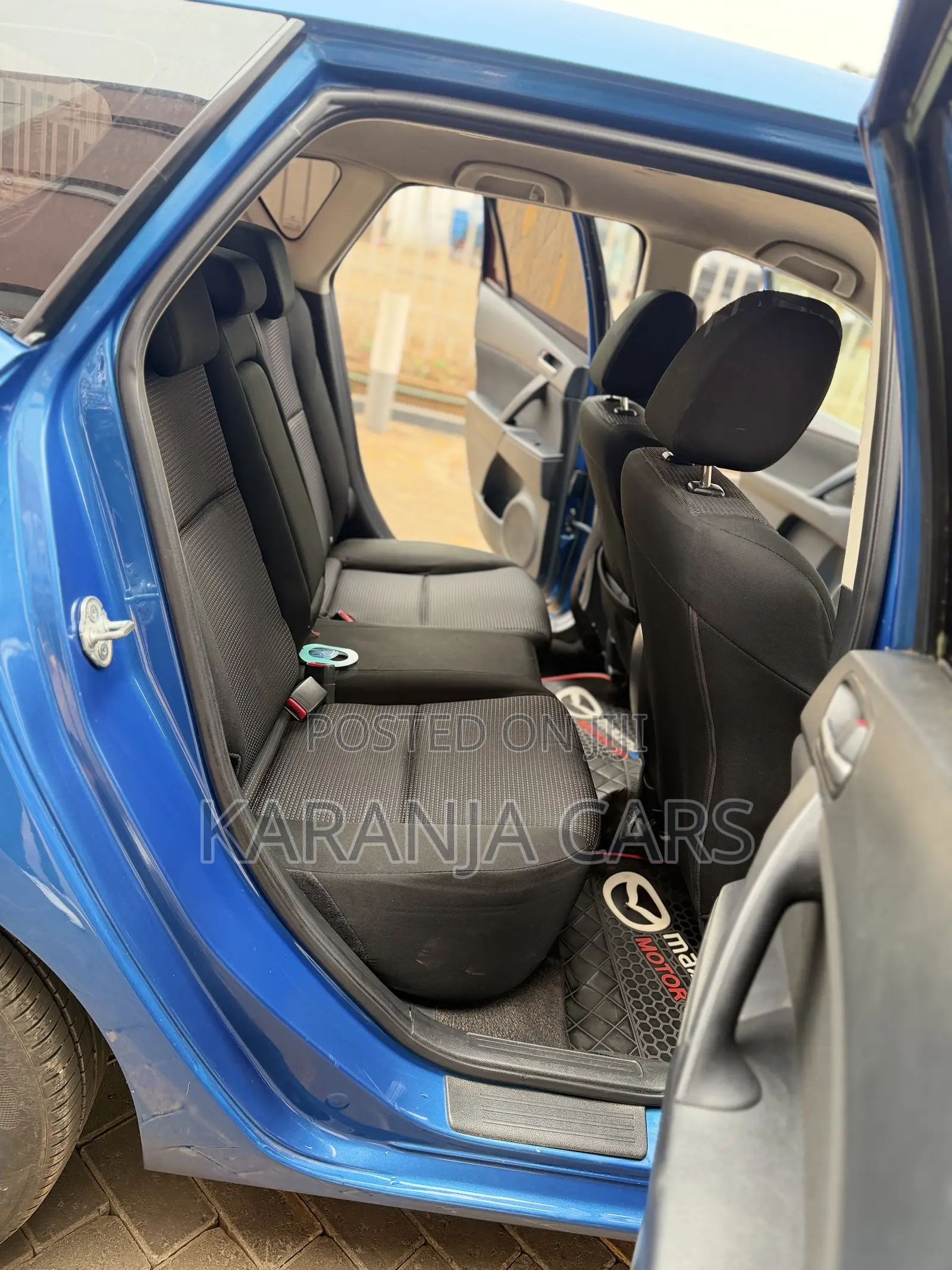 Toyota Vitz 1.5 FWD 5dr 2012 Blue