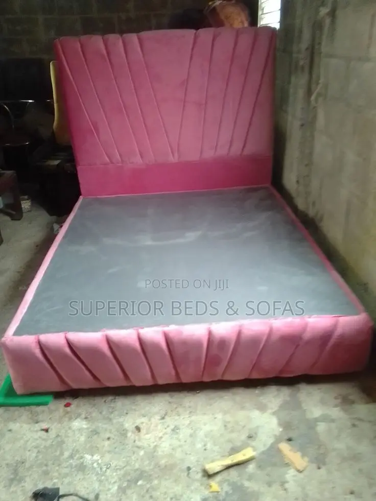 5x6 Plush Pink Sunburst Chester Bed