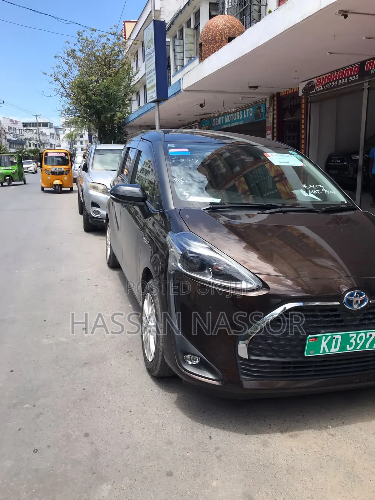 Toyota Sienta 2019 Brown