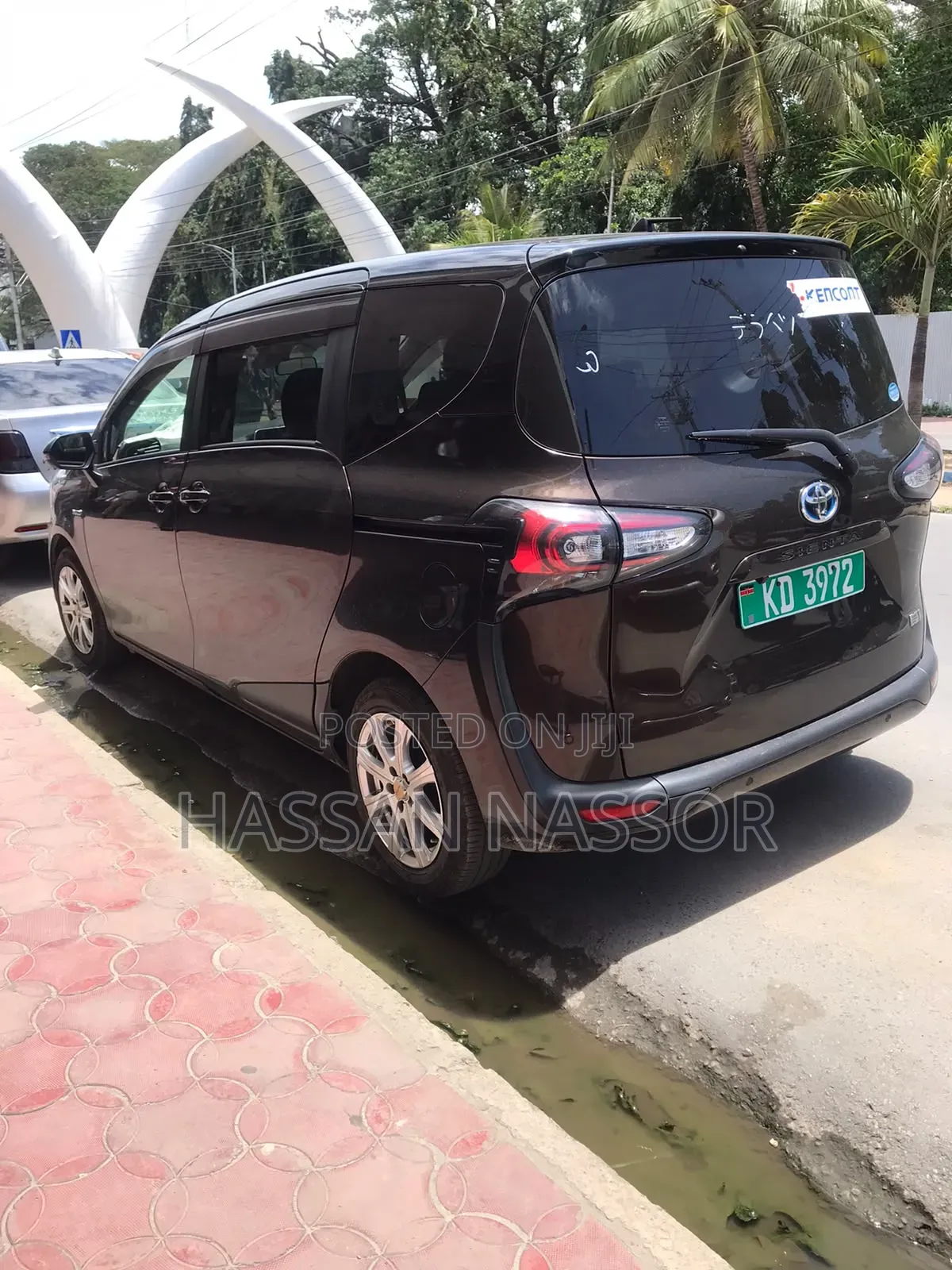 Toyota Sienta 2019 Brown