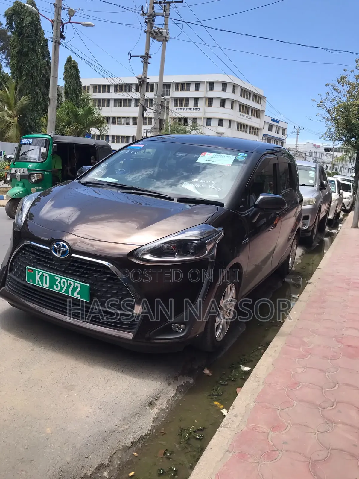 Toyota Sienta 2019 Brown