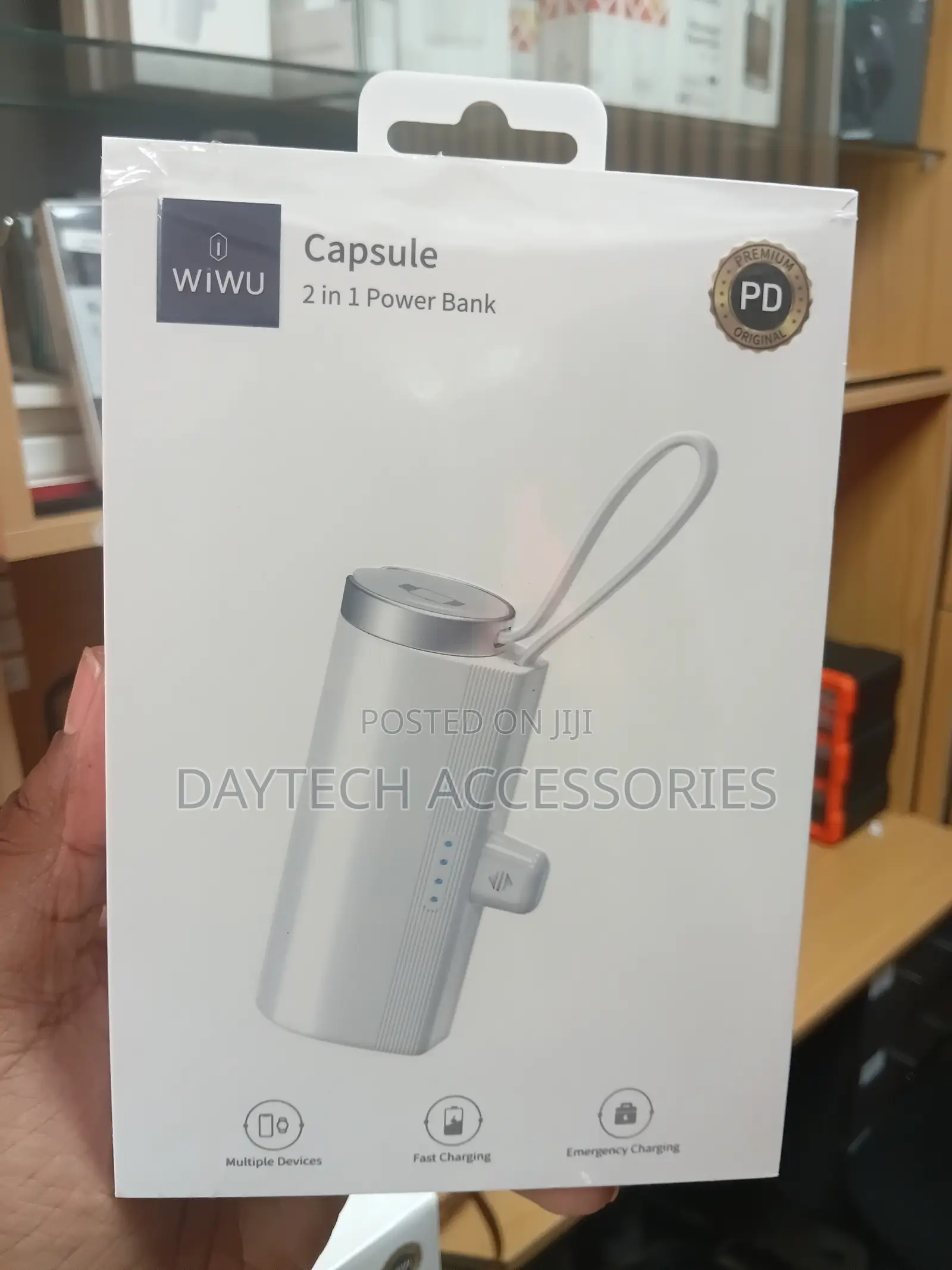 WiWU Wi-W026 2-in-1 Capsule 5000mAh USB-C Power Bank (USB-C) - White