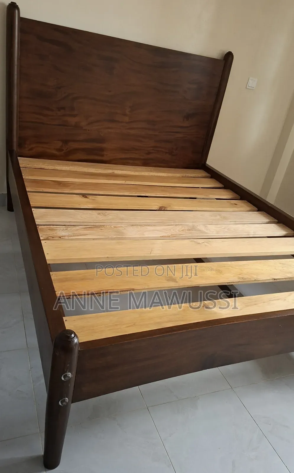 5'6 Solid Mahogany Bed