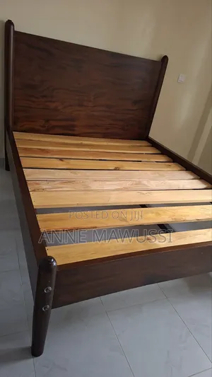 5'6 Solid Mahogany Bed