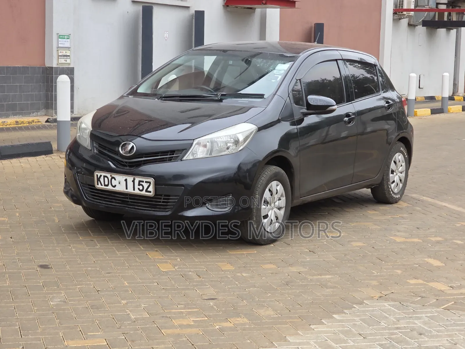Toyota Vitz 2013 Black