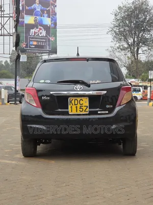 Toyota Vitz 2013 Black