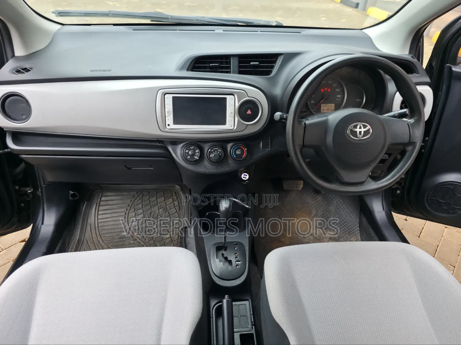 Toyota Vitz 2013 Black