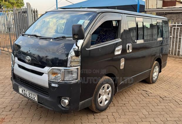 Toyota HiAce 2014 Black