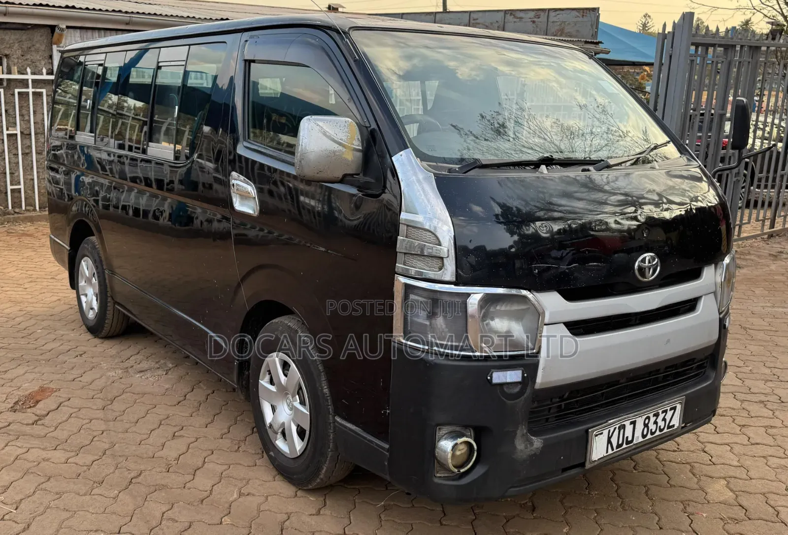 Toyota HiAce 2014 Black